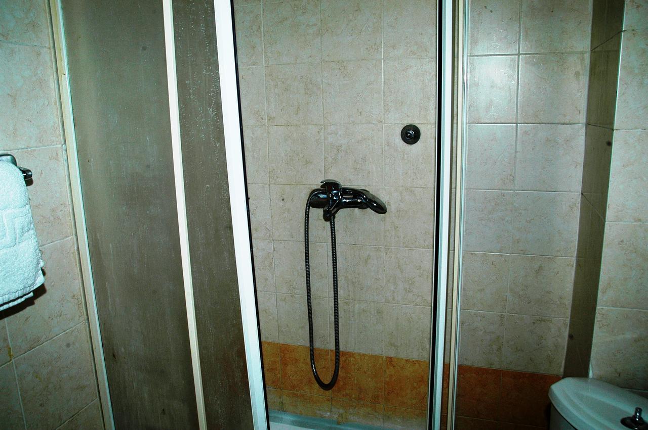 Lozanni Hostel Athene Buitenkant foto